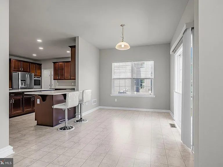 243 Wavyleaf Dr — Photo 10