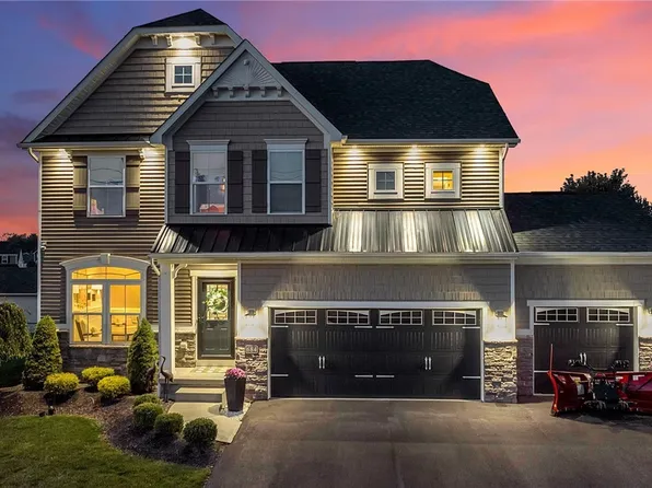 684 Pleasant View Dr, Lancaster, NY 14086