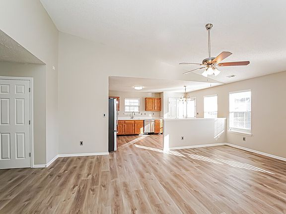 3rd image of 5323 Melbourne Rd