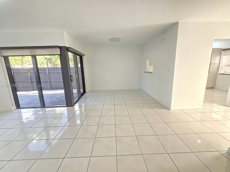 15081 SW 127th Ct — Photo 4