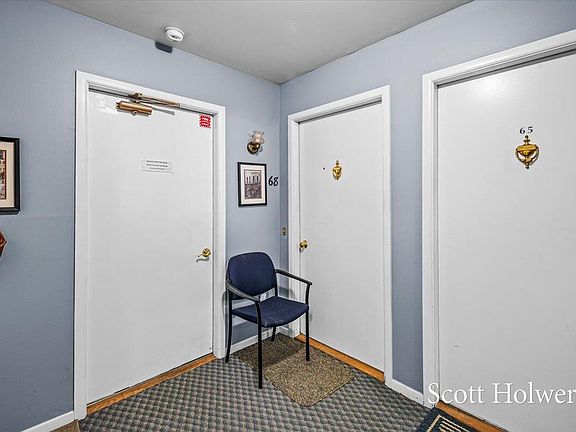 4th image of 5250 Southbrook Ct Unit 65