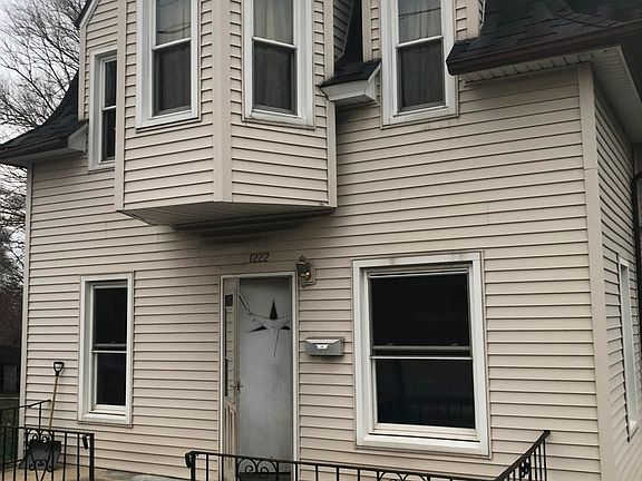 2nd image of 1222 N Broadway St