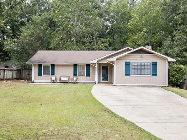 1614 Merle Cir, Opelika, AL 36801
