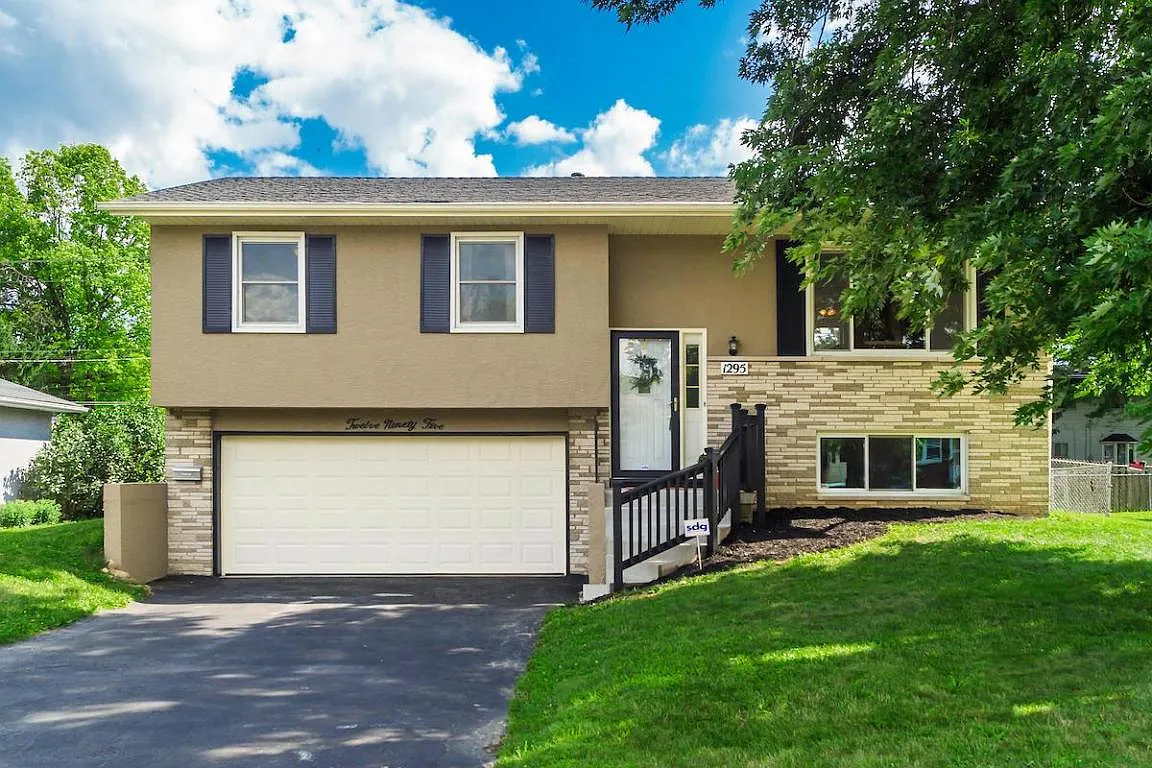 1295 Pegwood Ct photo 1