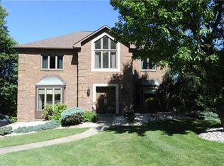 17 Renaissance Dr, Irwin, PA 15642