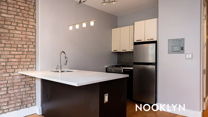 Rented by Nooklyn NYC LLC | media 13