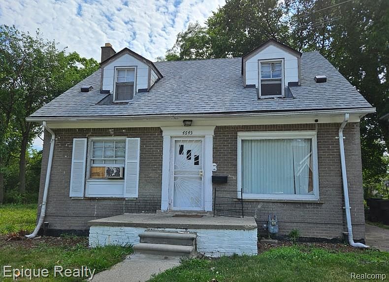 1st image of 4645 Chatsworth St