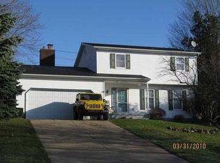 4820 King Arthur Dr, Erie, PA 16506