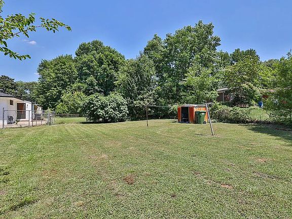 2nd image of 1422 Vesta Ave #A