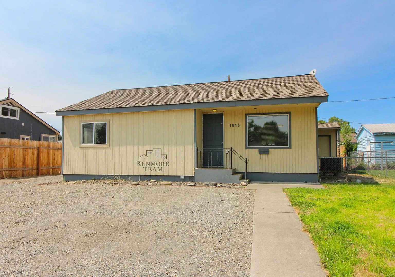 2 Bedroom, 1 Bath Home in Richland — Photo 3