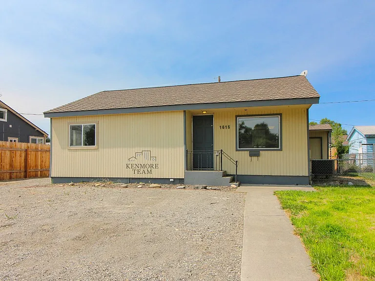 1615 Stevens Dr — Photo 1