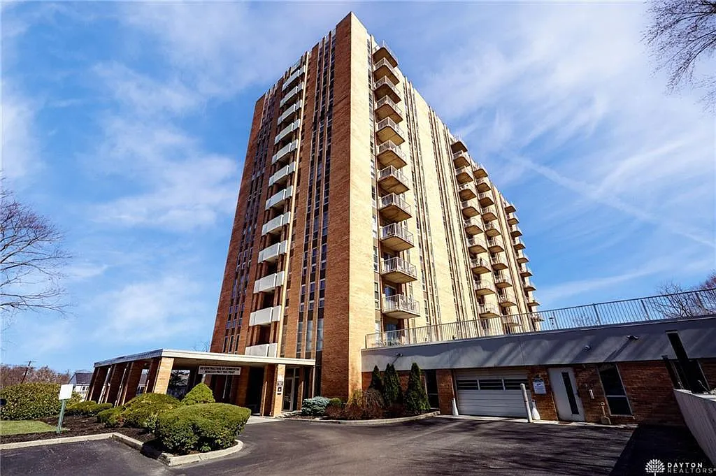3 bed, 2.0 bath, 1664 sqft, $2,200 — Photo 1
