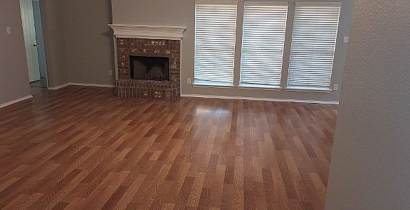 3rd image of 504 White Swan Dr