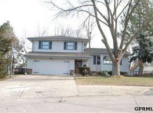 5041 S 93rd Cir, Omaha, NE 68127