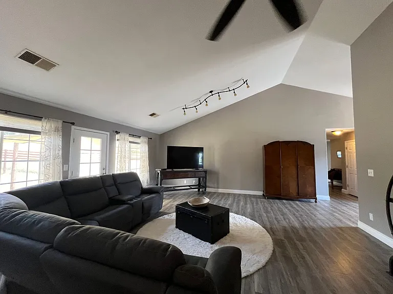 8957 Knobhill Cir — Photo 5