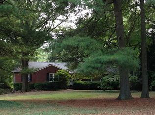 2724 Robinhood Rd, Winston Salem, NC 27106