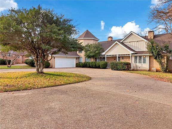 3rd image of 2712 Laurel Valley Ln