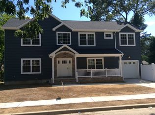 101 Webster St, Merrick, NY 11566