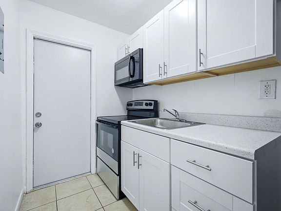 5th image of 750 NW 56th St APT 4