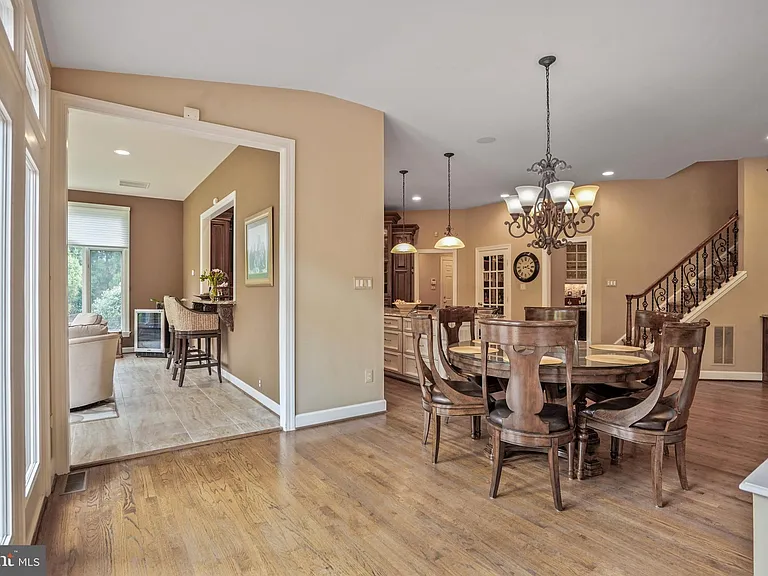 9864 Walker Glen Ct — Photo 77