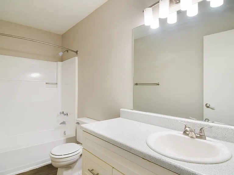 Dunwoody Pointe — Photo 28