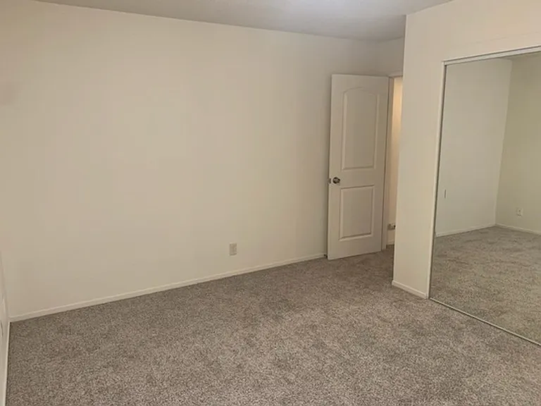 1570 Lakeside Ave — Photo 10