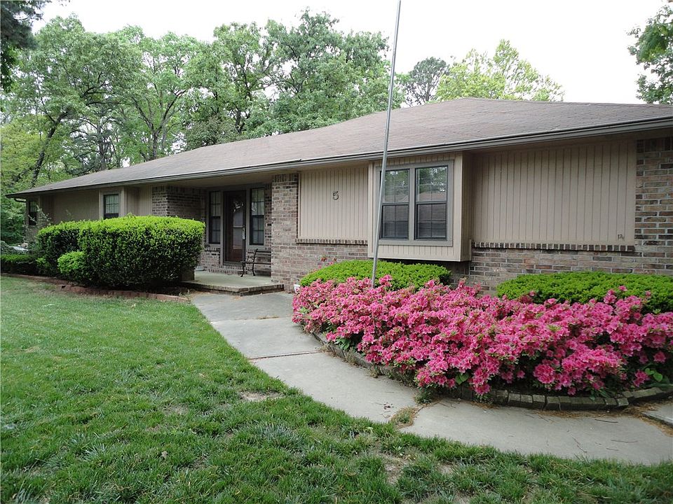 1st image of 5 Lavendon Circle Dr