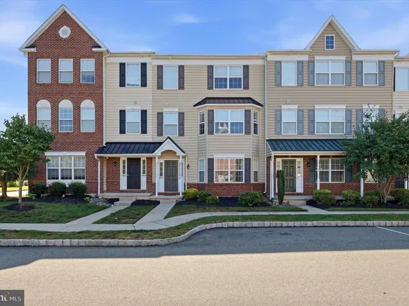 2077 Morgan Hill Dr #M31, Pennsburg, PA 18073