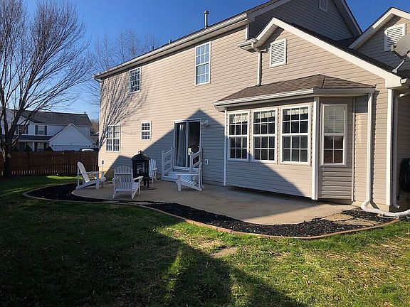 3rd image of 434 Valley Oaks Dr