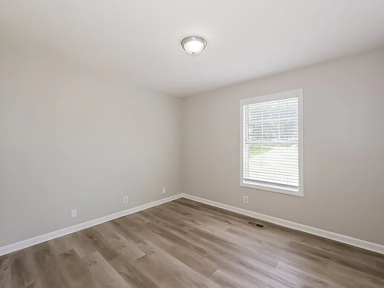 121 Lee Ct — Photo 12