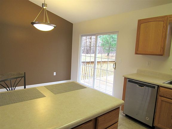 3rd image of 622 E Antler Ct