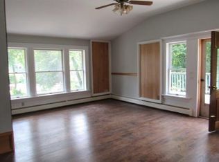 15 Peckham Rd, Poughkeepsie, NY 12603