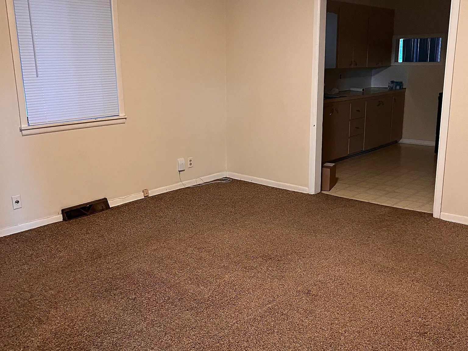 2 bed, 888 sqft, $850 — Photo 3