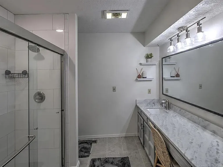 8917 S 70th East Ave — Photo 23