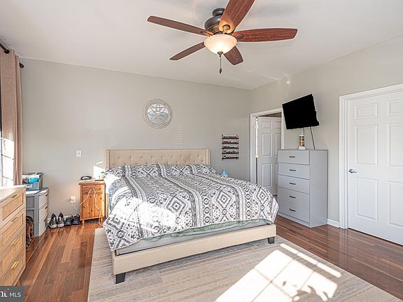 5th image of 242 Hayden Rd