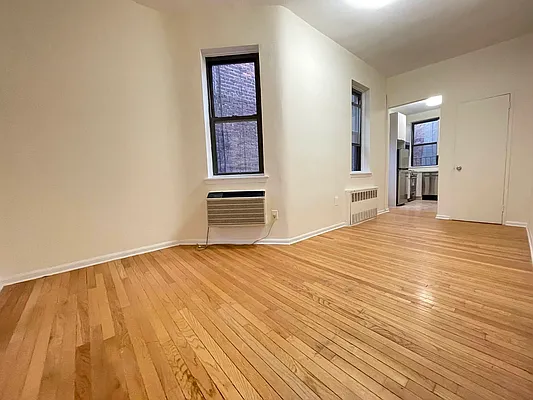 Rented by Bond New York | media 5