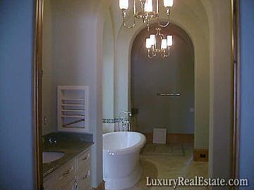 4th image of 4001 Meadow Lake Ln