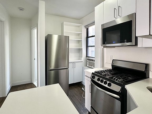 5th image of 22 Grove St APT 5B