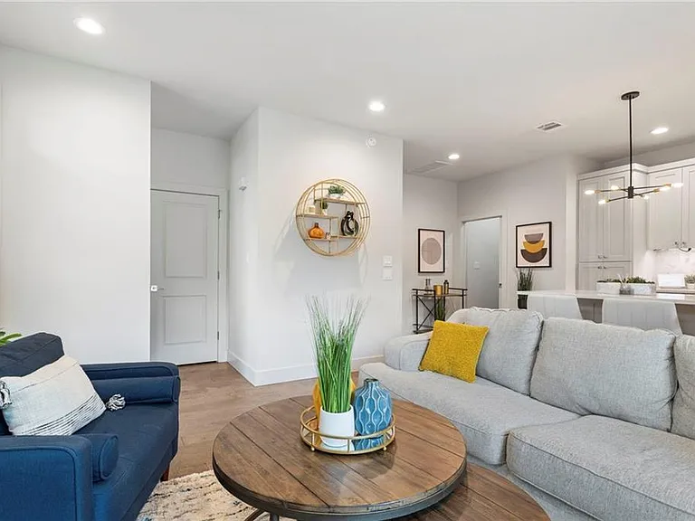 1412 Perez St #1 — Photo 5