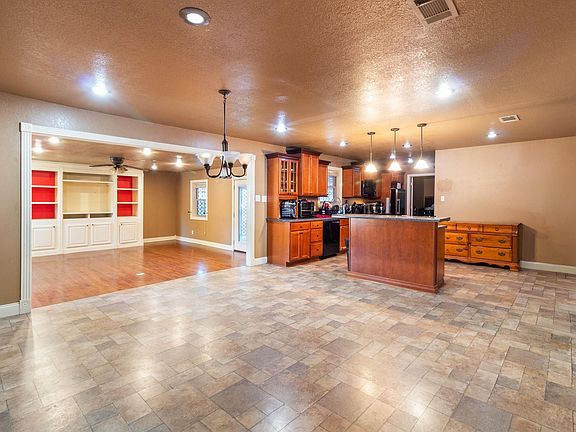 5th image of 25 Pleasant St