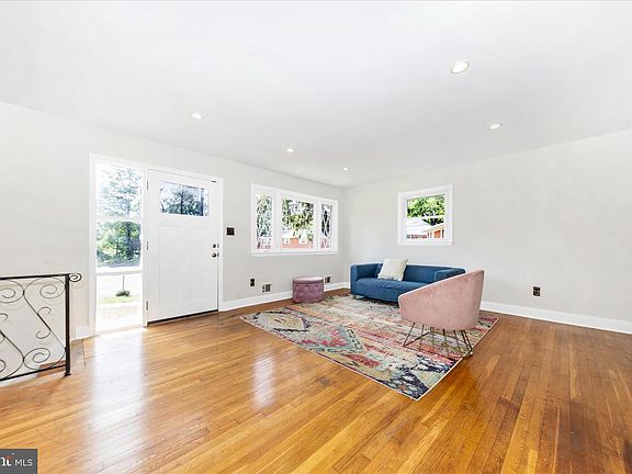 4th image of 5806 Cheryl Ln