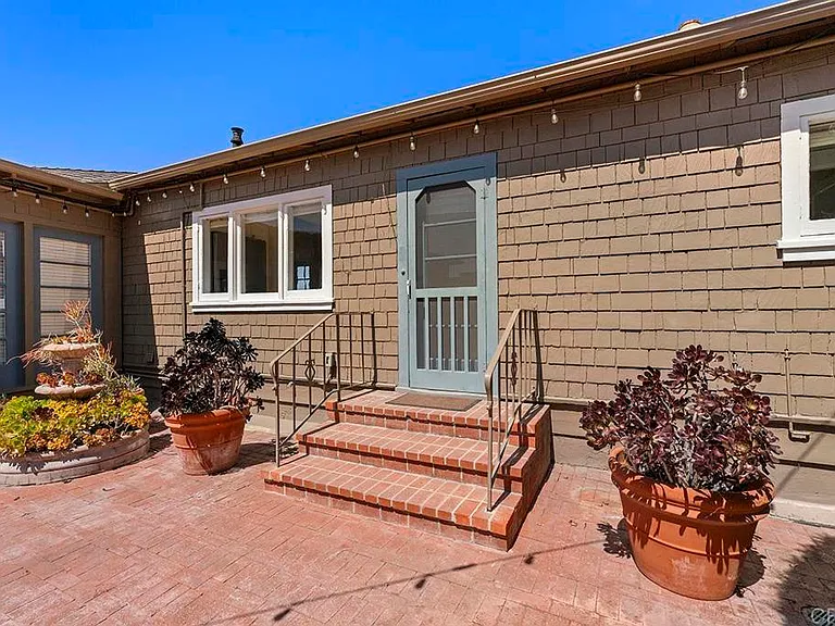 1654 Camino Del Mar #UPPER — Photo 64