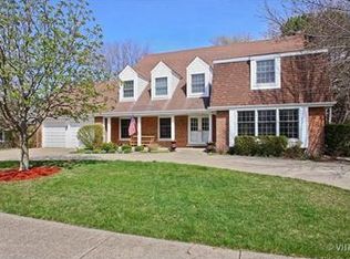 607 Bordeaux Dr, Northbrook, IL 60062