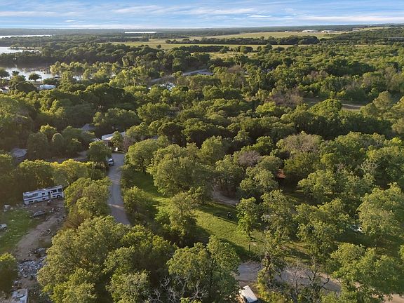 4th image of 5484 Crest Dr