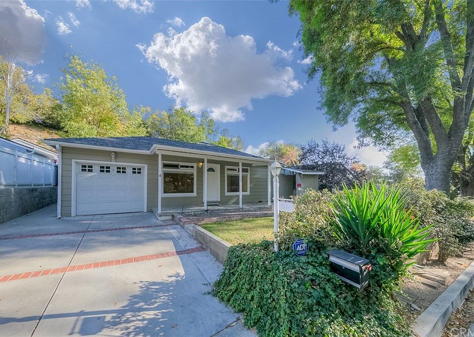 1st image of 1348 Oak Hill Pl
