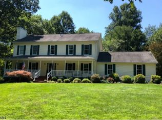 1 Dimitra Dr, Glen Gardner, NJ 08826