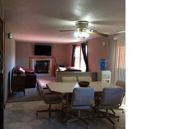 4th image of 6072 Amanda Ln