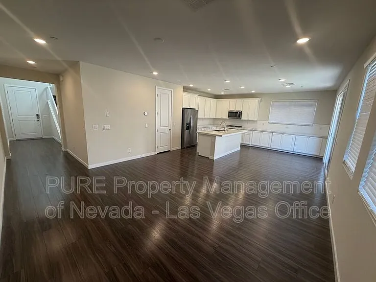 10661 Valletta Ave — Photo 17