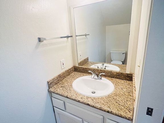 5th image of 10270 Alpine Dr APT 2