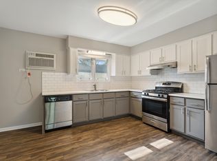 The Clarendon Apartment Homes, Clarendon Hills, IL 60514